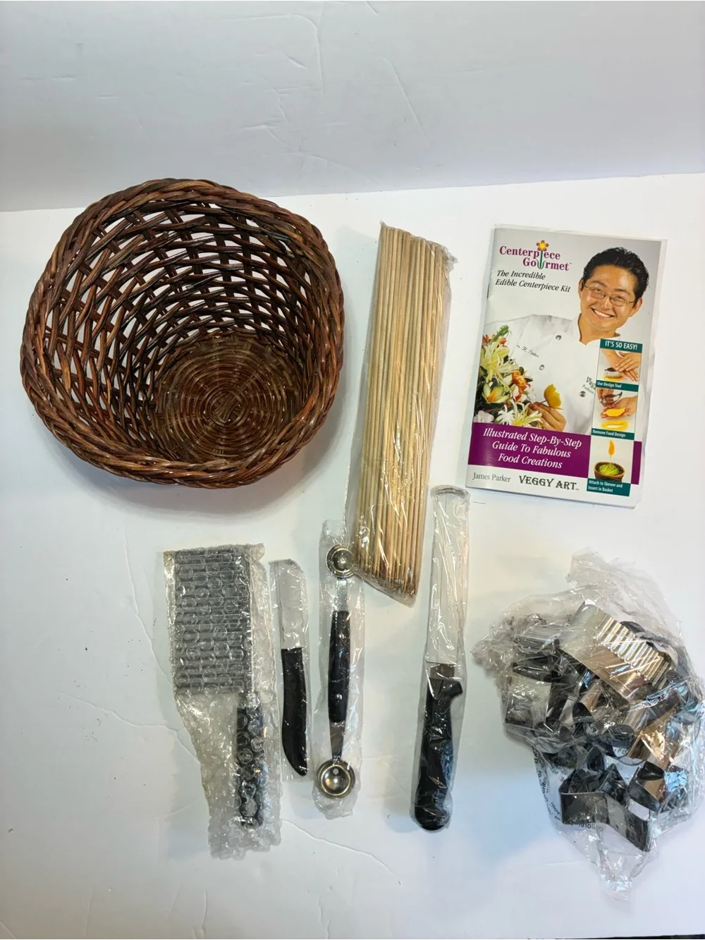 Centerpiece Gourmet Edible Centerpiece Kit – New in Box